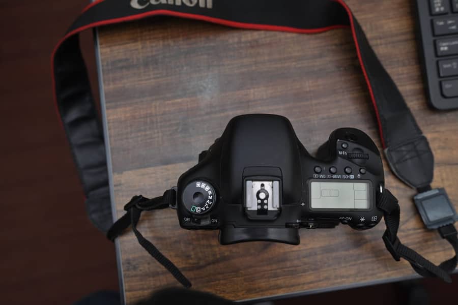 Orginal Canon EOS 7D Camera  like brand new condition 3
