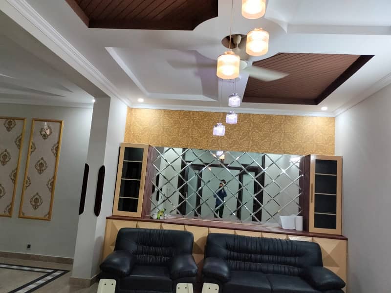 1 kanal House for Rent in Johar town hot location Best for office use 8