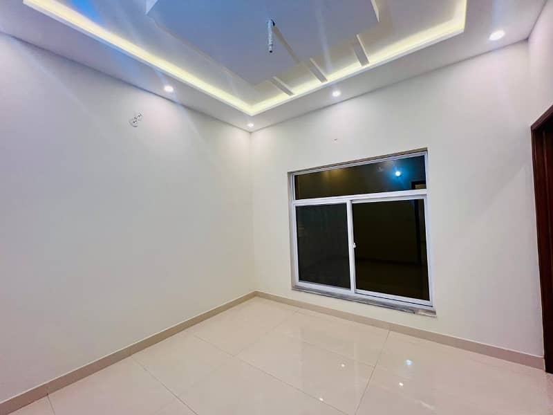 10 Marla Good Condition Lower Portion Available For Rent In Sukh Chayn Garden Near Bahria Town Lahore 2