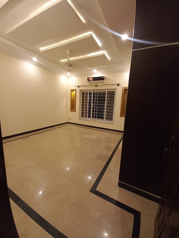 10 Marla Independent Ground portion AC installed available for rent in sector A 7