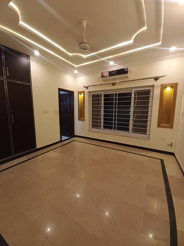 10 Marla Independent Ground portion AC installed available for rent in sector A 9