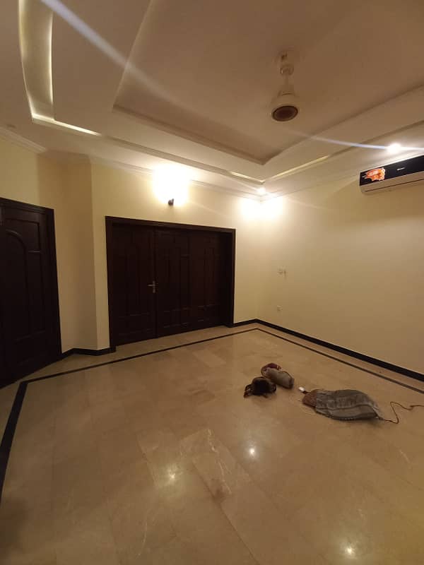 10 Marla Independent Ground portion AC installed available for rent in sector A 13