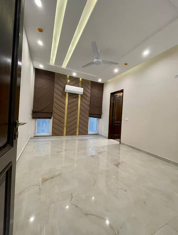 1 Kanal House For Rent In DHA Lahore Phase 5 Block L Near Lgs School 13