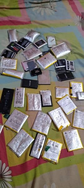 Scrap Batteries Sell Karrha hun Mai Mobile ki 4