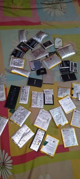 Scrap Batteries Sell Karrha hun Mai Mobile ki 5