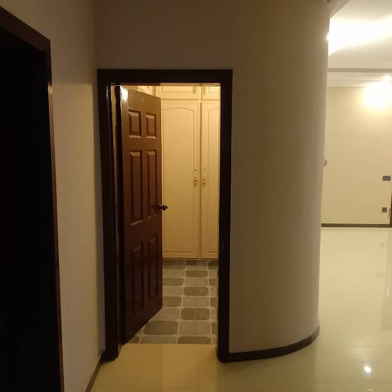 1 Kanal Brand New Upper Portion For Rent At Walking Distance From Park 18