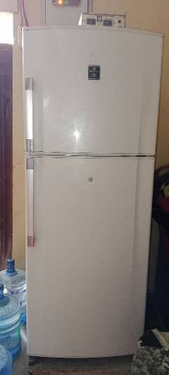dawlance fridge full size white