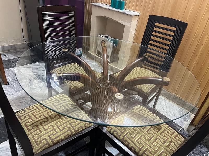 4 seater dinning table 1