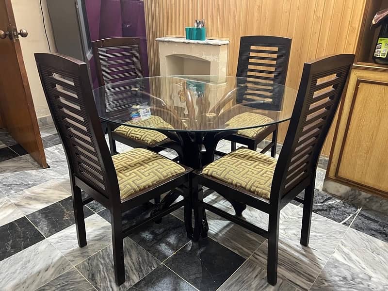 4 seater dinning table 2