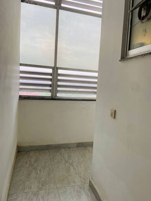 Par day short time furnished apartment available 3