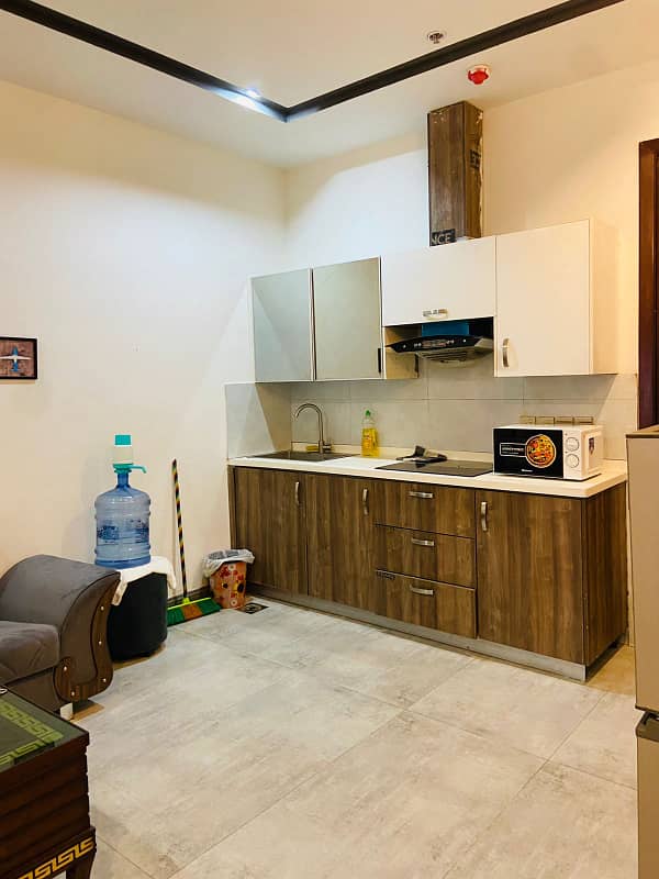 Par day short time furnished apartment available 4