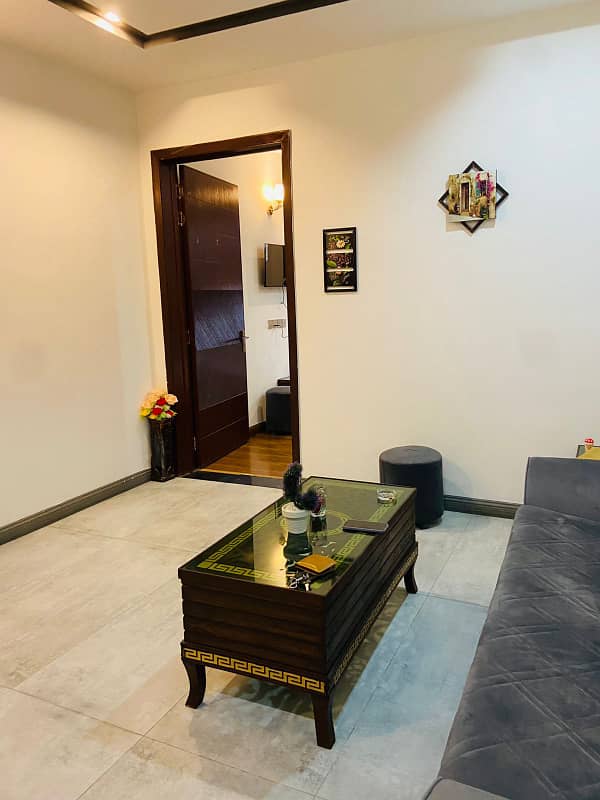 Par day short time furnished apartment available 7