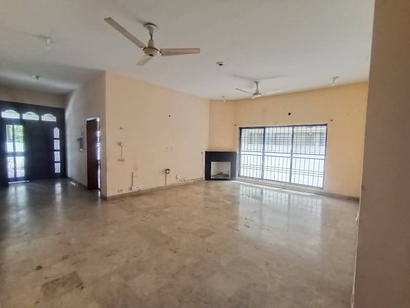 Prime Location 1KANAL LOWER PORTION Available For Rant In DHA Phase 2 Block T 13