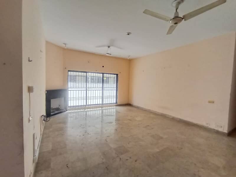 Prime Location 1KANAL LOWER PORTION Available For Rant In DHA Phase 2 Block T 16