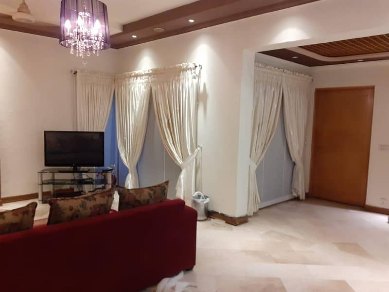 1 KANAL FULLY FURNISHED HOUSE AVAILABLE FOR SALE IN DHA PHASE 5 12
