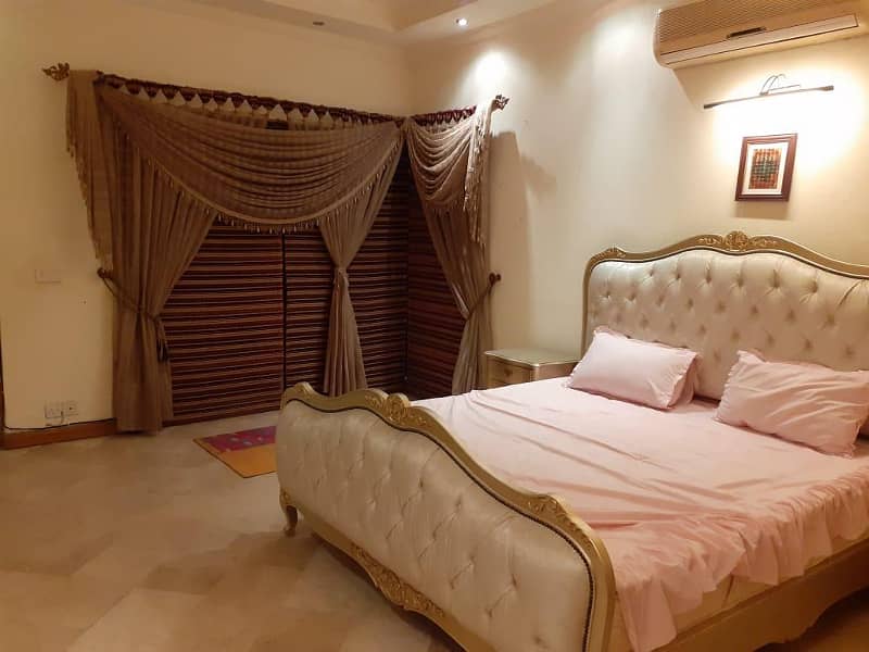 1 KANAL FULLY FURNISHED HOUSE AVAILABLE FOR SALE IN DHA PHASE 5 13