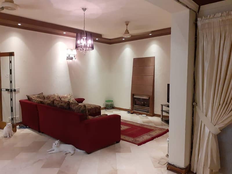 1 KANAL FULLY FURNISHED HOUSE AVAILABLE FOR SALE IN DHA PHASE 5 15