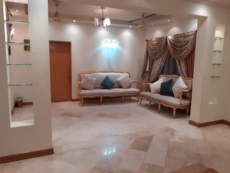 1 KANAL FULLY FURNISHED HOUSE AVAILABLE FOR SALE IN DHA PHASE 5 19