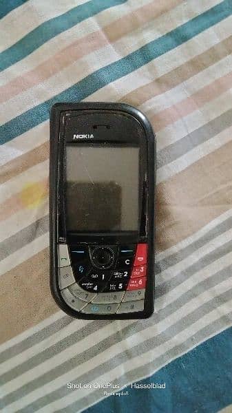Nokia 7610 0