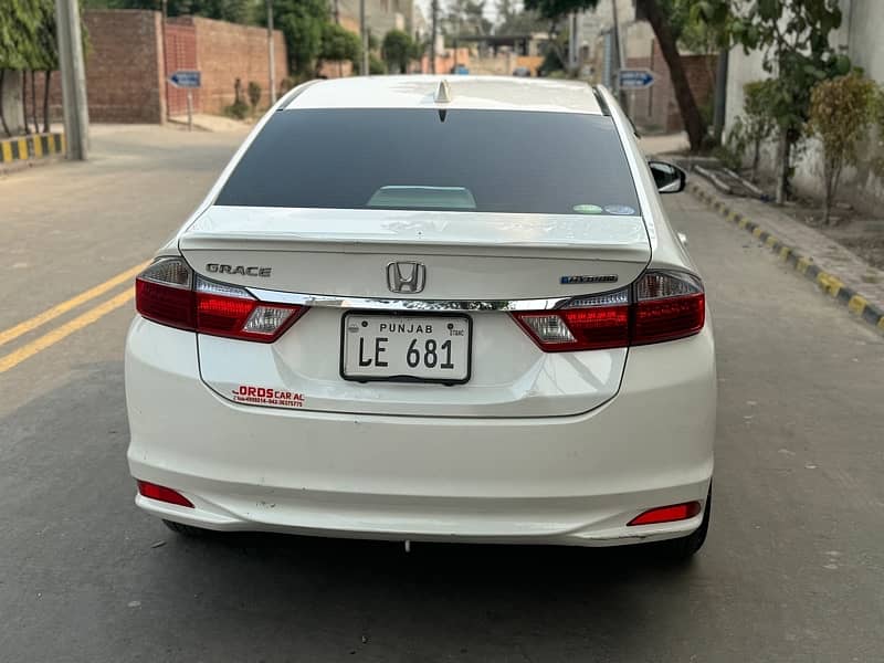 Honda Grace Hybrid 2015 0