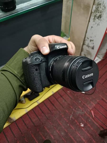 Canon 750d camera with 2 lens 18 55 stm and 70 300mm 4