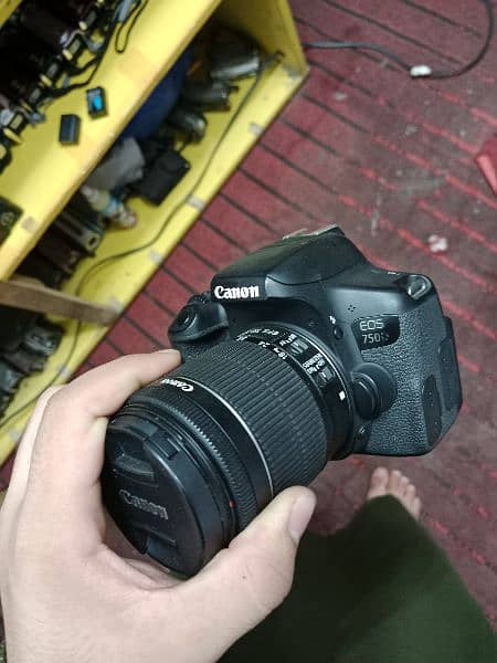 Canon 750d camera with 2 lens 18 55 stm and 70 300mm 7