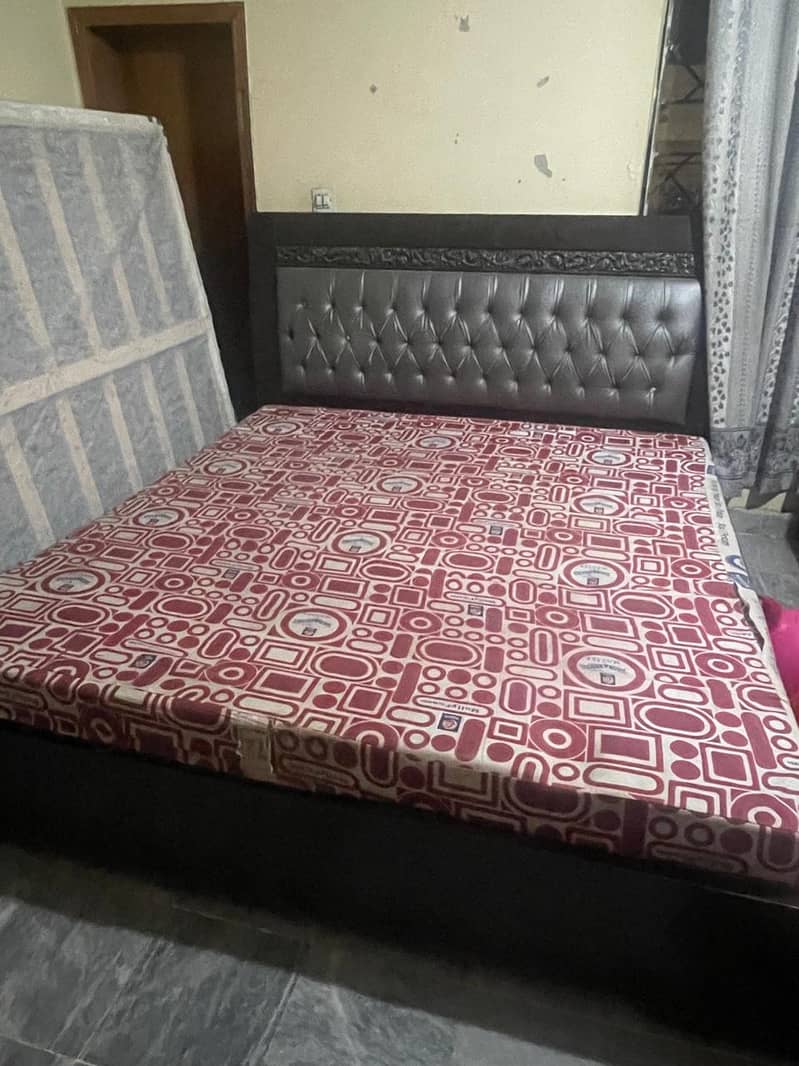 Bed with mattress 1