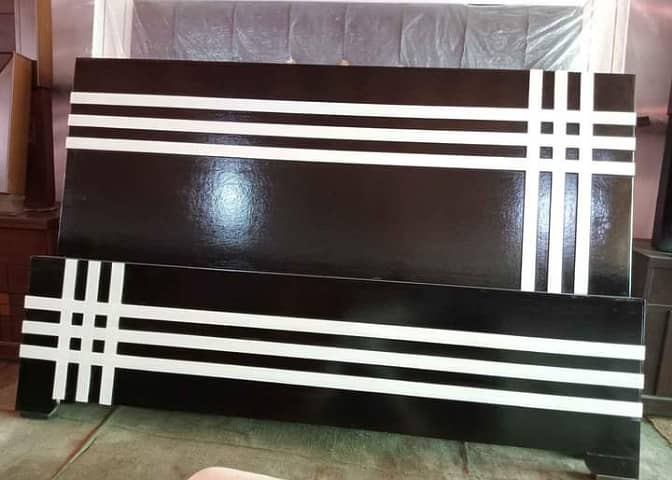 double bed,wooden bed,king size bed,side table,poshish bed,gloss paint 1
