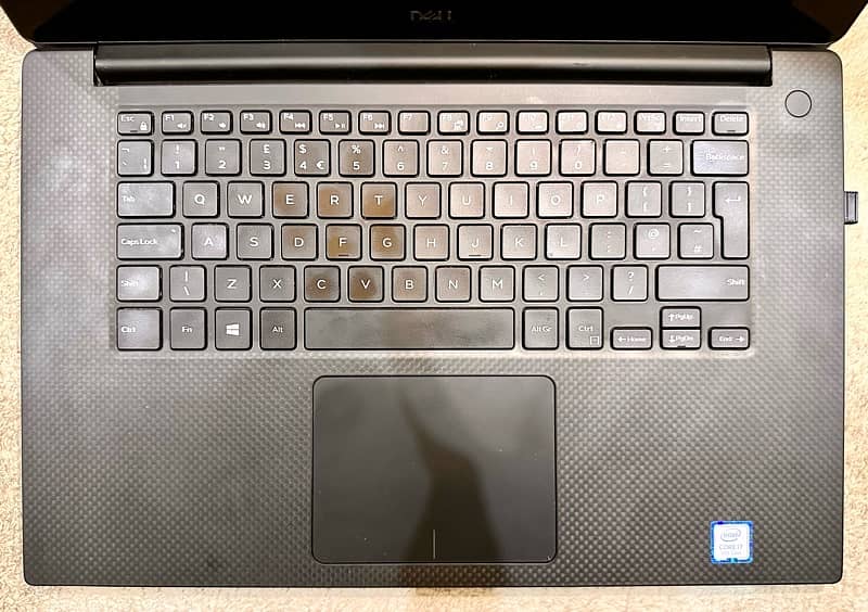 DELL XPS 15 7590 1