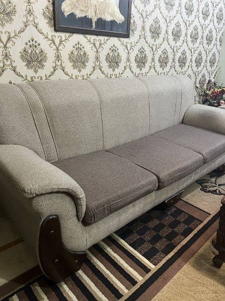 7 seater,Sofa Set new in condition, very good condition. 3