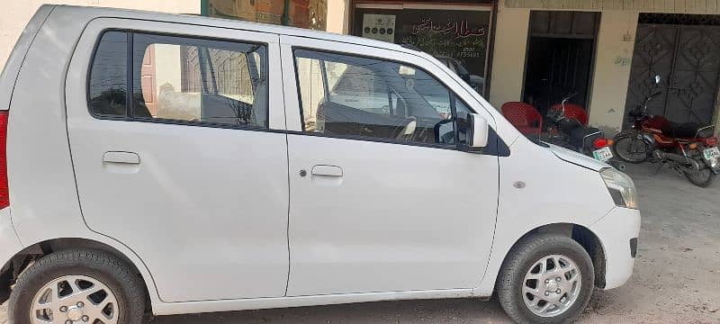 Suzuki Wagon R 2018 5