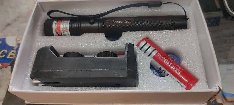 bizoo laser light rechargeable powerfull laser pointer 1