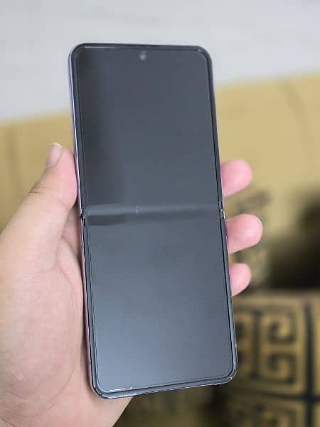 Samsung Galaxy Z Flip 4 6