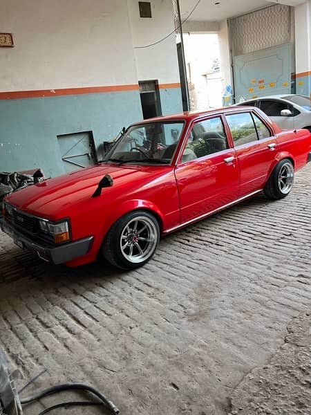 Toyota Corona 1982 16