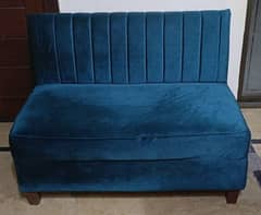 2 seat sofa velvet.