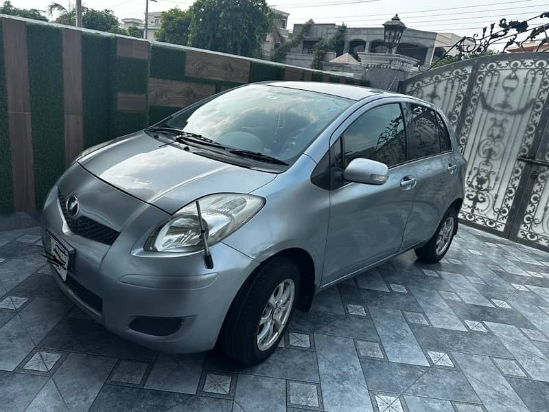 Toyota Vitz Neat Clean condition 1