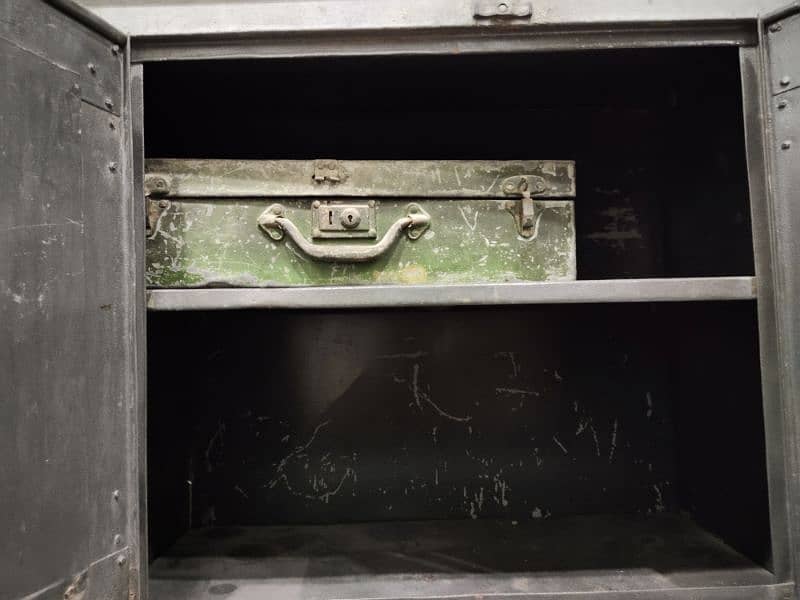 Cupboard or Storage box 35 years old Antique Naimat khana 2