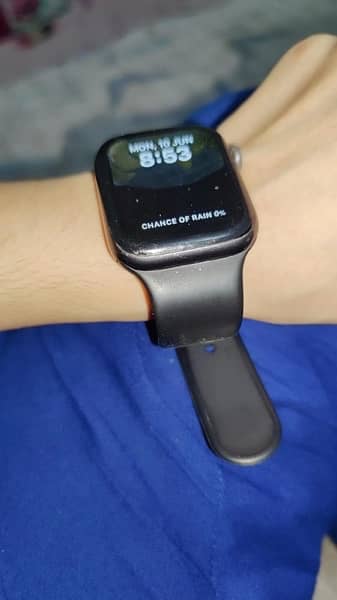 apple watch series 5 with complete accessories 1