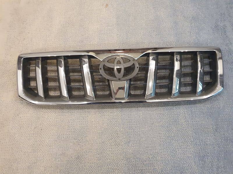 Toyota prado grill 0