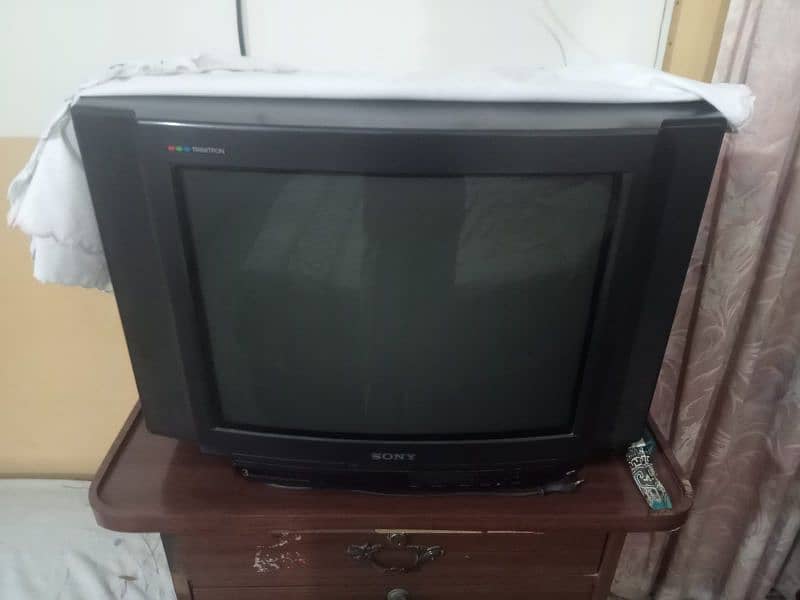 Sony TV 21 Inches + Nice Trolley. 0