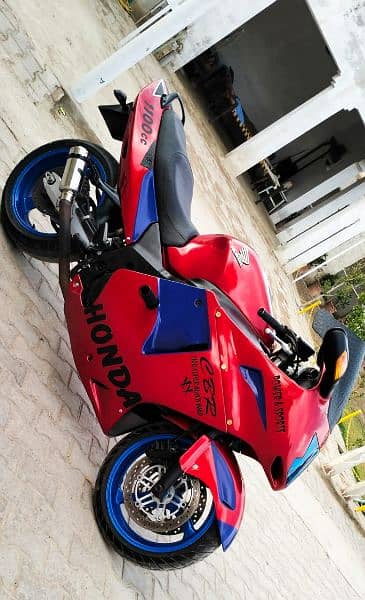 Honda cbr 1100cc 2