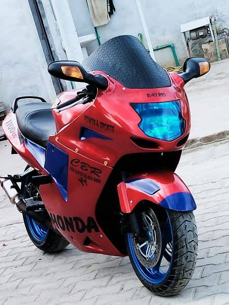 Honda cbr 1100cc 4