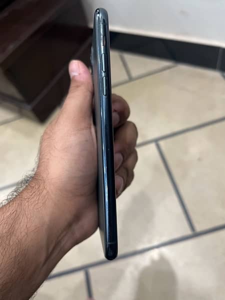 iphone 11 Pro max Officially ( PTA APPROVED ) 3