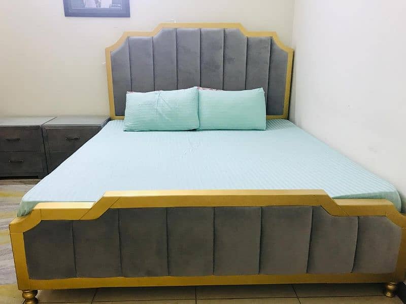 Modern King size Bed with side tables, dressing table 0