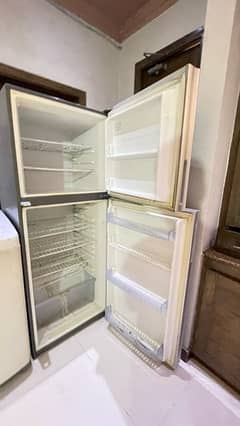 Haier  HRF-382-RS refrigerator
