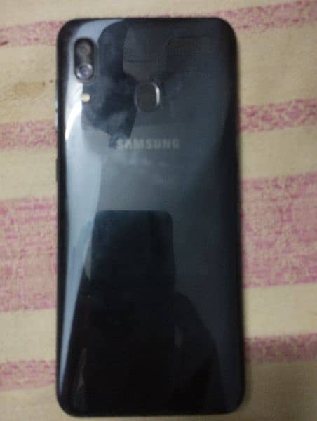 Samsung A30 4/64 10/10 condition with box and charger 1