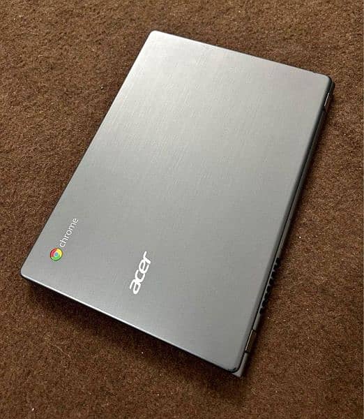 Acer 4gb 128gb chromebook C740 Windows 10 0
