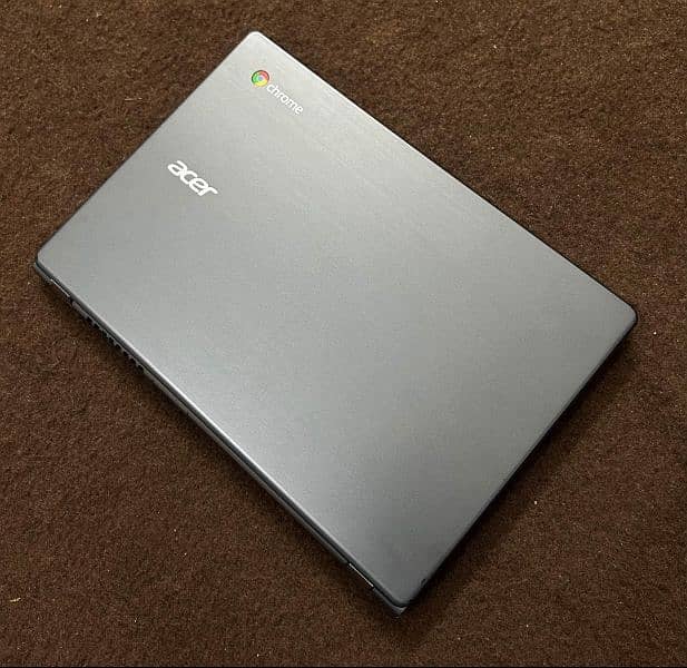 Acer 4gb 128gb chromebook C740 Windows 10 2