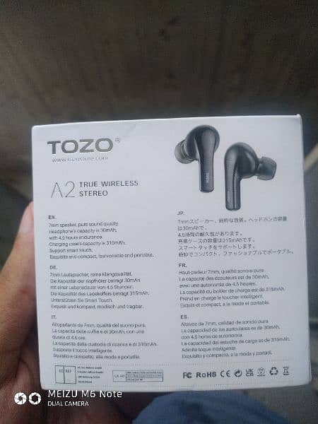 Tozo A2 earbuds 3