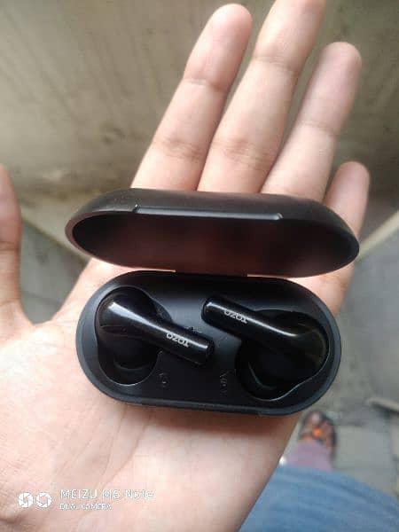 Tozo A2 earbuds 6